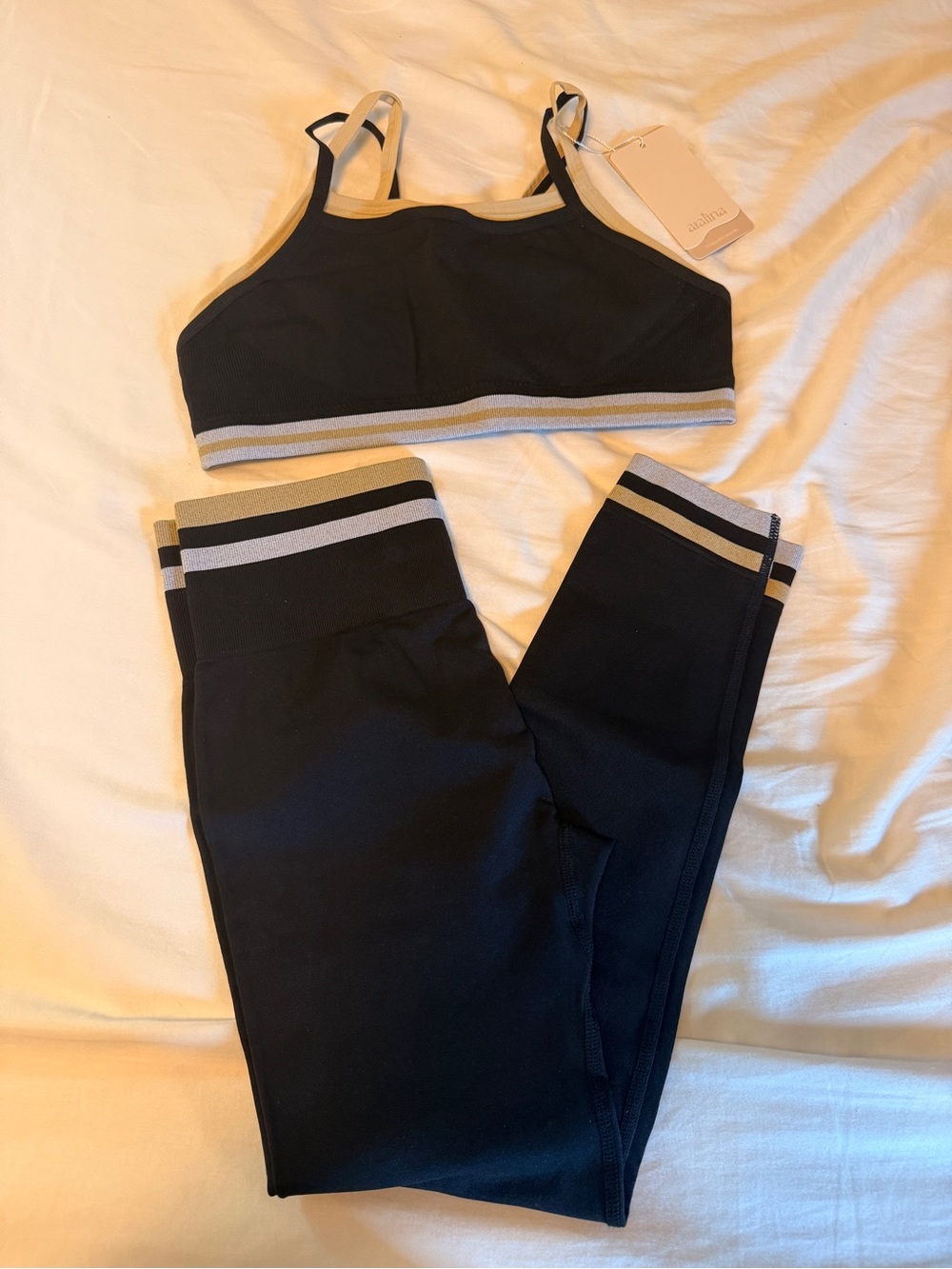 High-Waist Black Leggings with Contrast Stripe